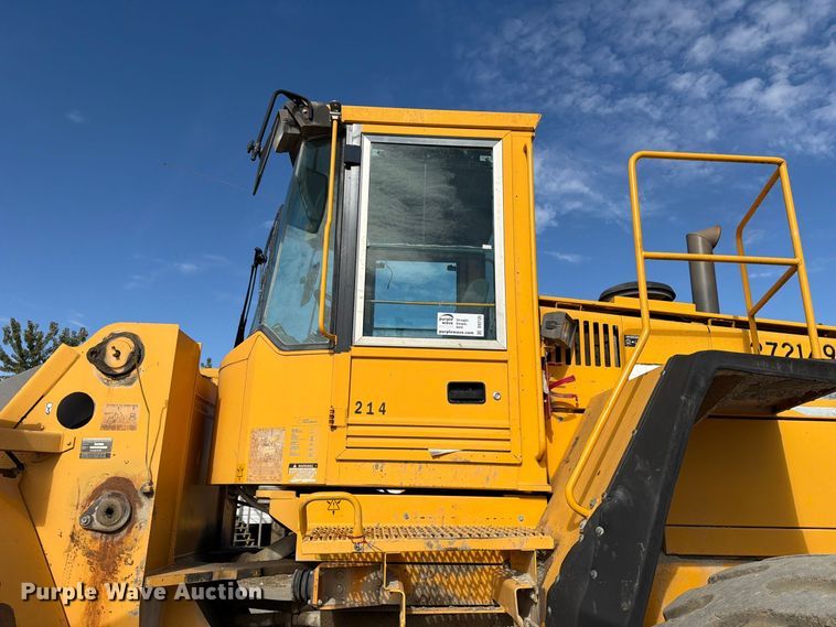 image for item DV2135 1998 Volvo L150C wheel loader