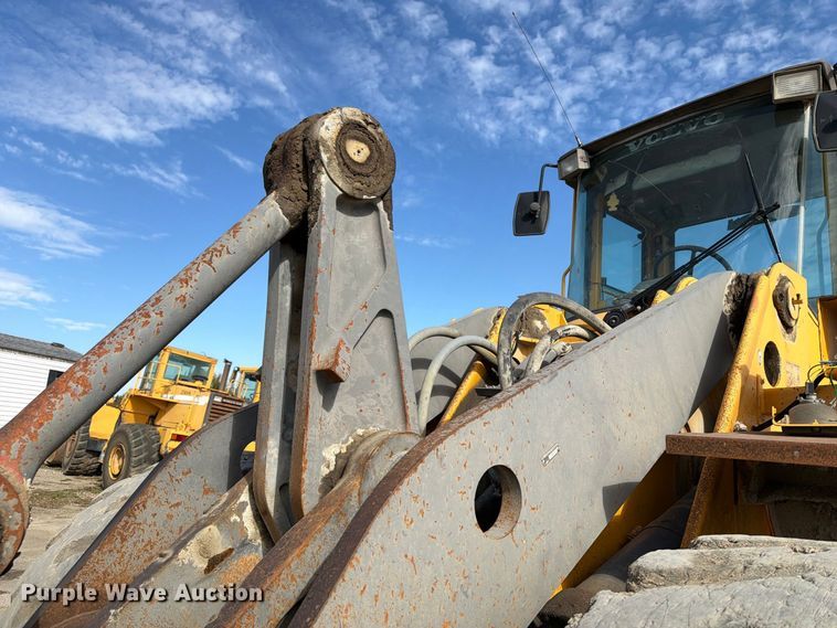 image for item DV2135 1998 Volvo L150C wheel loader