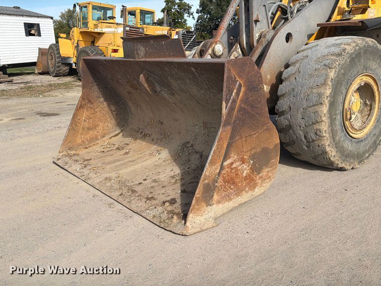 image for item DV2135 1998 Volvo L150C wheel loader