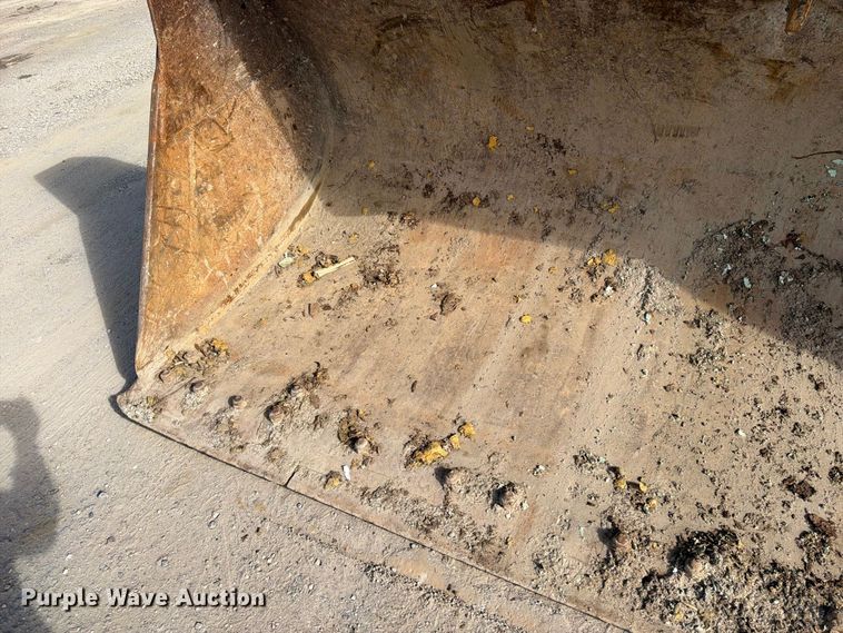 image for item DV2135 1998 Volvo L150C wheel loader