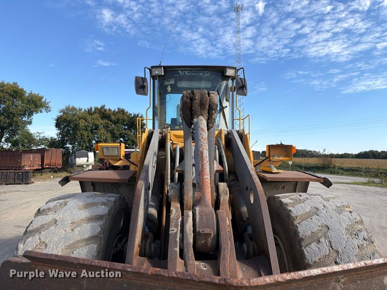 image for item DV2135 1998 Volvo L150C wheel loader