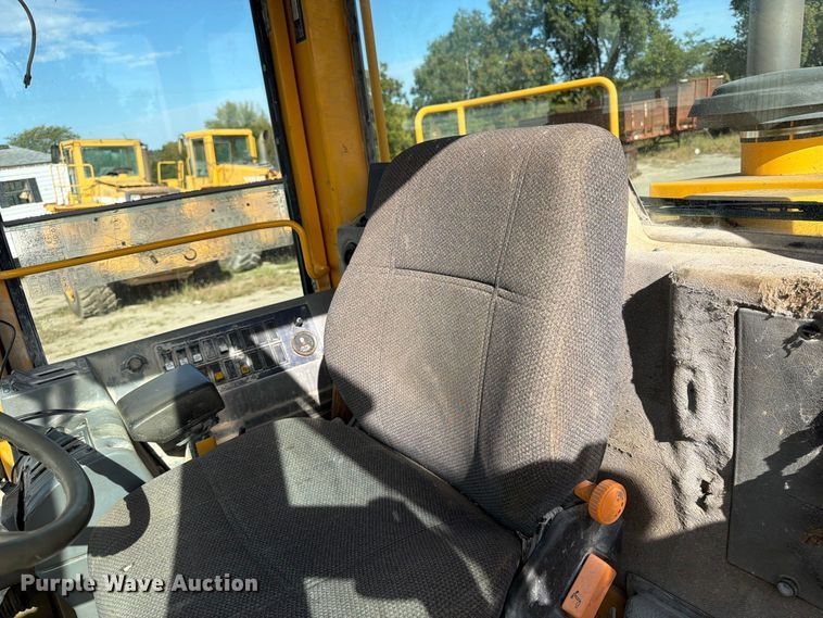 image for item DV2135 1998 Volvo L150C wheel loader