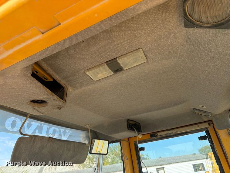 image for item DV2135 1998 Volvo L150C wheel loader