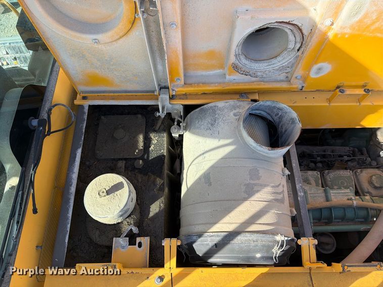 image for item DV2135 1998 Volvo L150C wheel loader