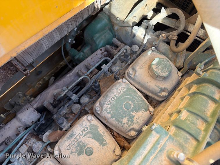 image for item DV2135 1998 Volvo L150C wheel loader