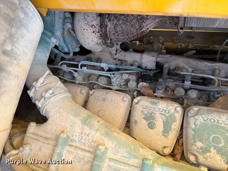 image for item DV2135 1998 Volvo L150C wheel loader