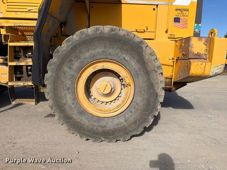 image for item DV2135 1998 Volvo L150C wheel loader