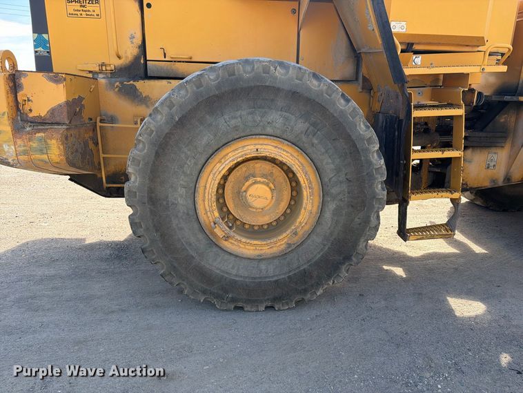 image for item DV2135 1998 Volvo L150C wheel loader