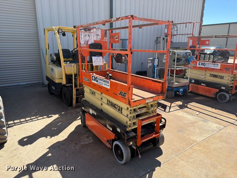 image for item DV7393 2018 JLG 1932R scissor lift