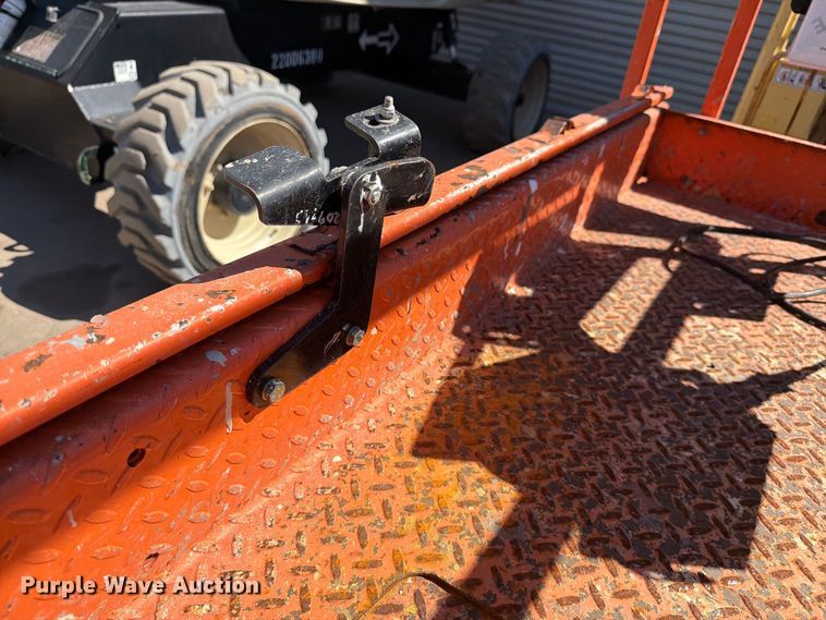 image for item DV7393 2018 JLG 1932R scissor lift