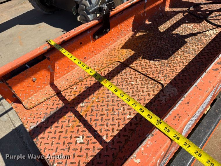 image for item DV7393 2018 JLG 1932R scissor lift