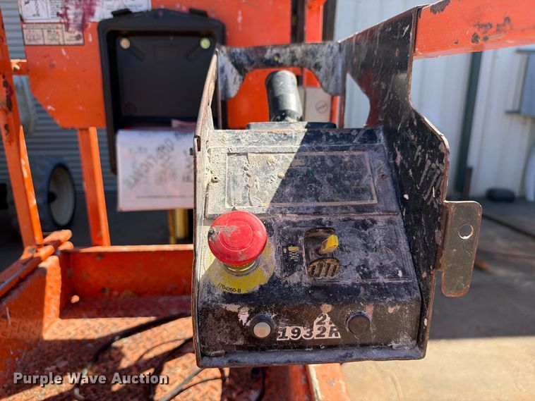 image for item DV7393 2018 JLG 1932R scissor lift