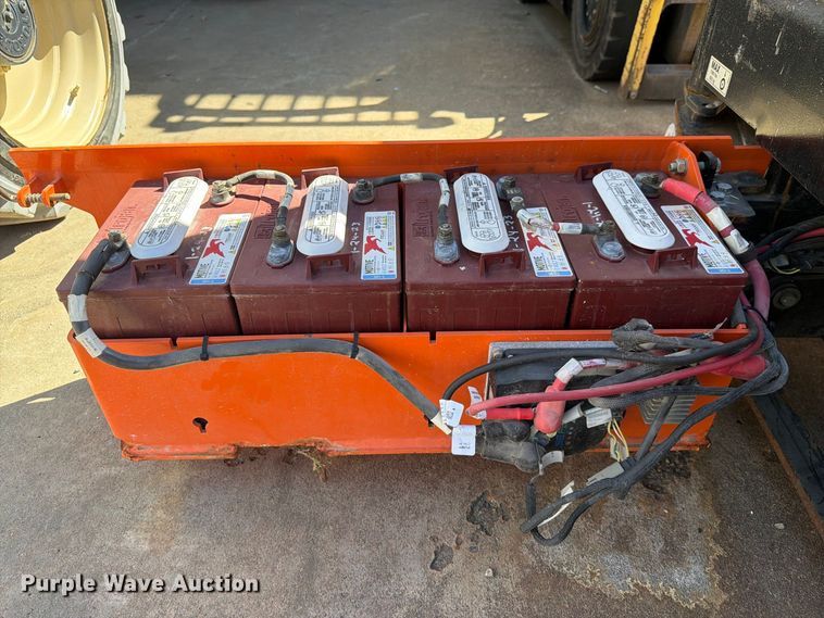 image for item DV7393 2018 JLG 1932R scissor lift