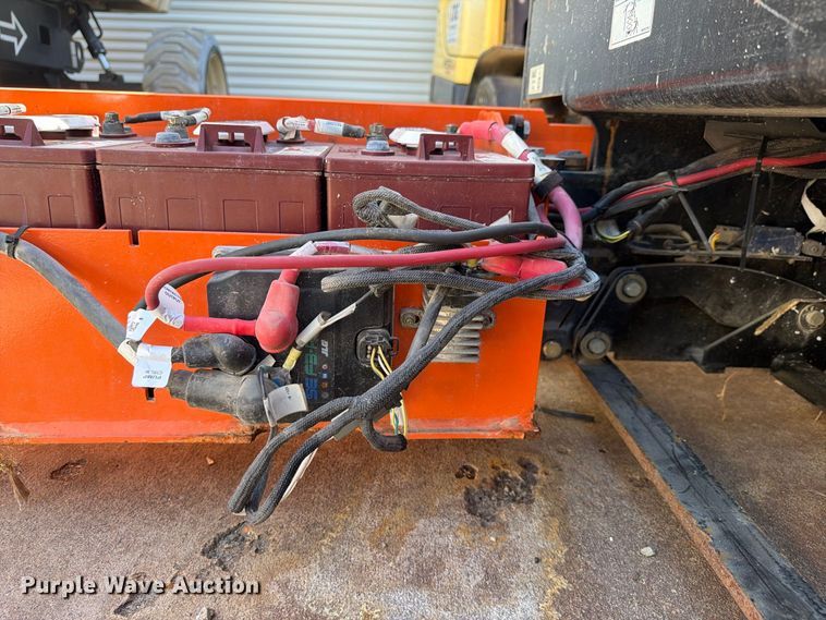 image for item DV7393 2018 JLG 1932R scissor lift