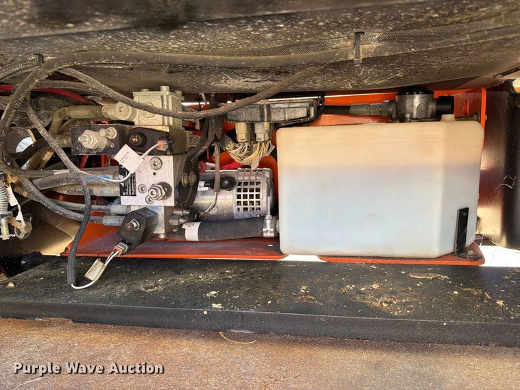 image for item DV7393 2018 JLG 1932R scissor lift