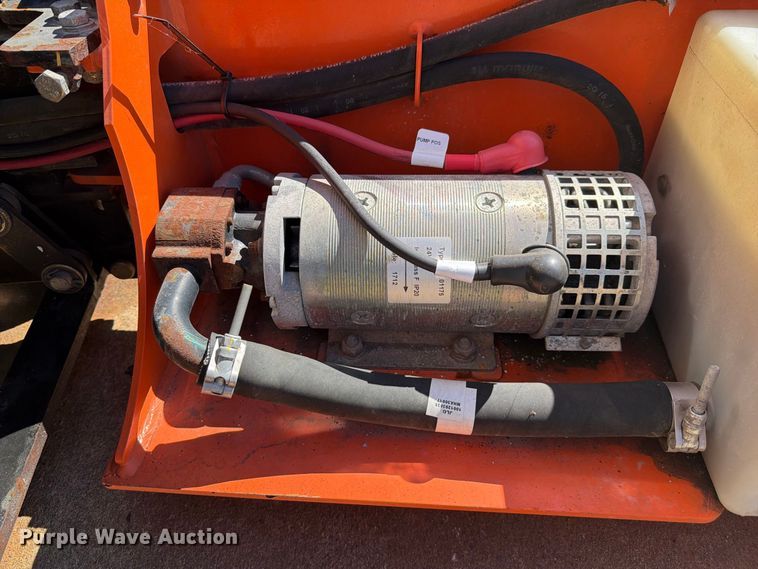 image for item DV7393 2018 JLG 1932R scissor lift