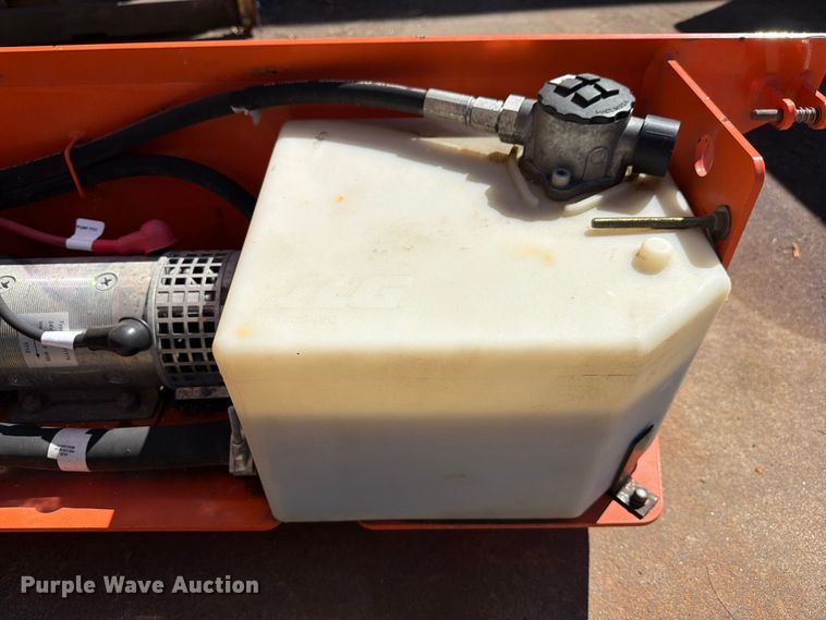 image for item DV7393 2018 JLG 1932R scissor lift