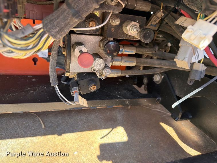 image for item DV7393 2018 JLG 1932R scissor lift