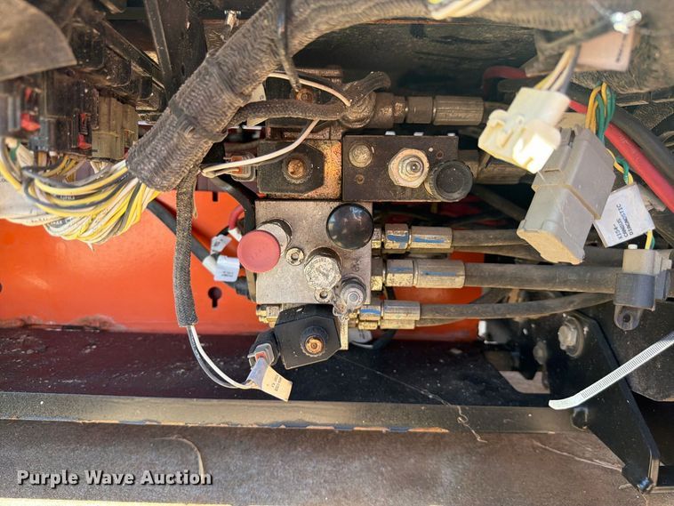 image for item DV7393 2018 JLG 1932R scissor lift