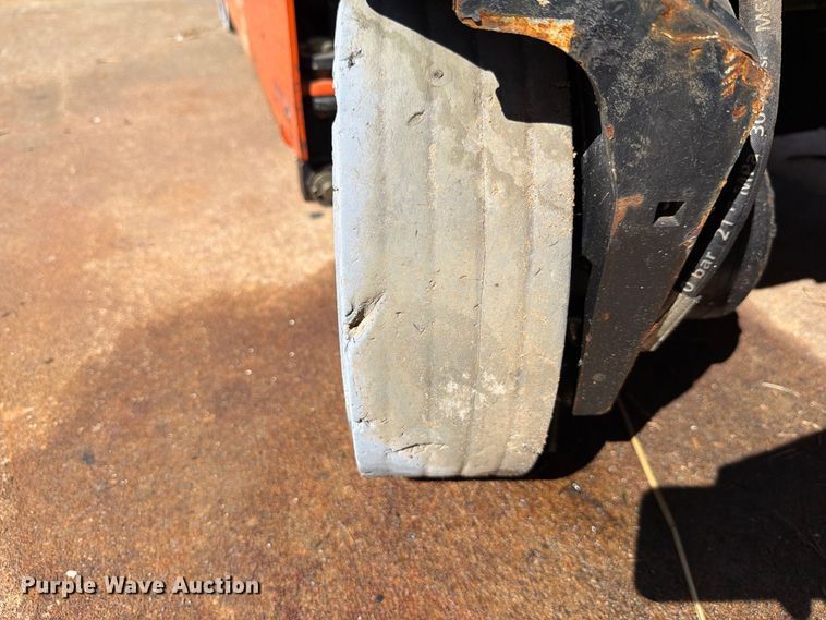 image for item DV7393 2018 JLG 1932R scissor lift