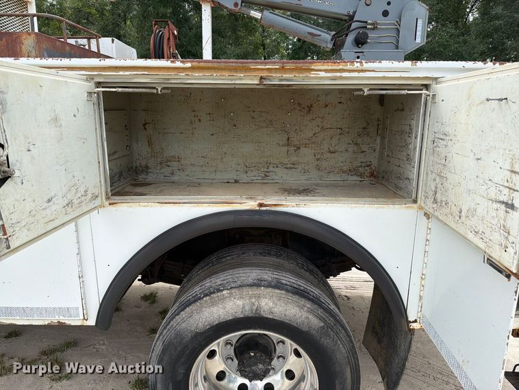 image for item DV7398 2008 Ford F650 Crew Cab utility / service truck