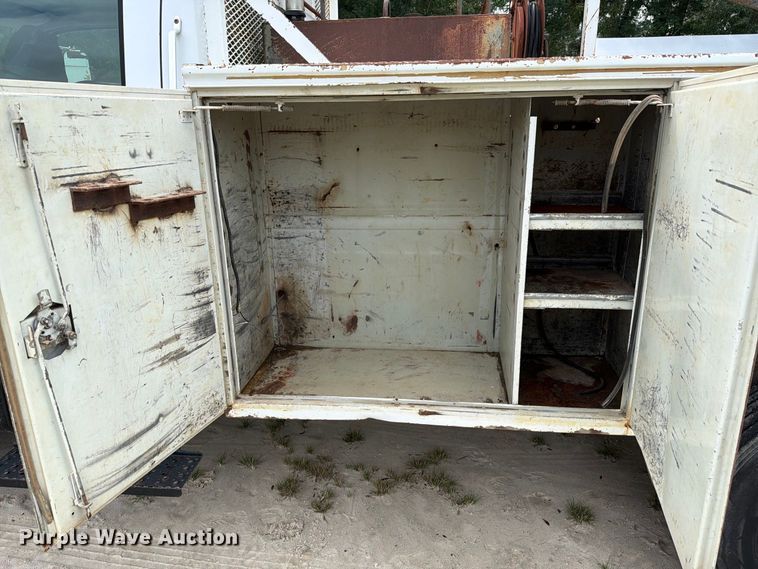 image for item DV7398 2008 Ford F650 Crew Cab utility / service truck