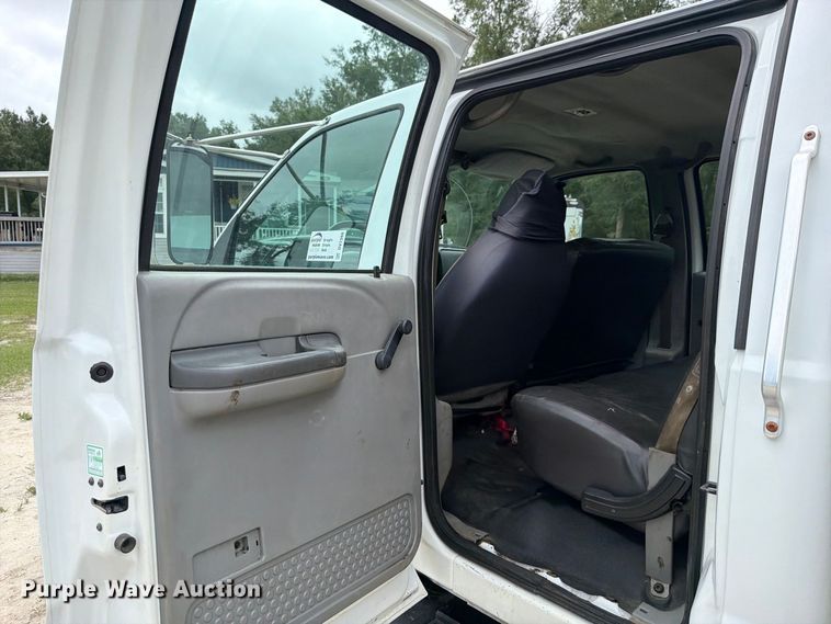image for item DV7398 2008 Ford F650 Crew Cab utility / service truck