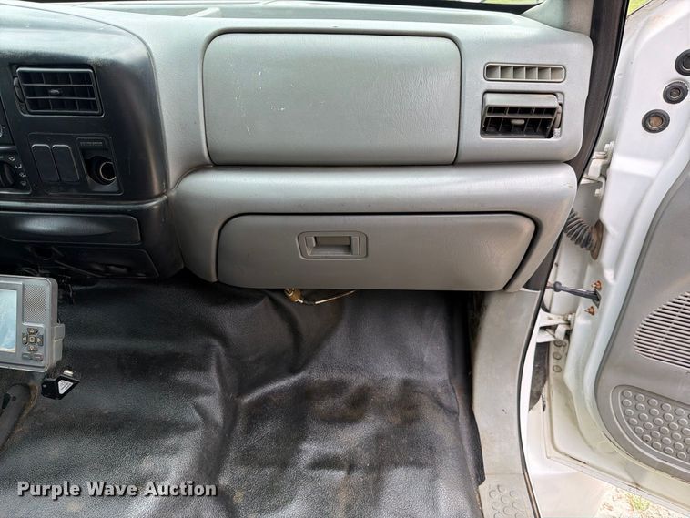 image for item DV7398 2008 Ford F650 Crew Cab utility / service truck