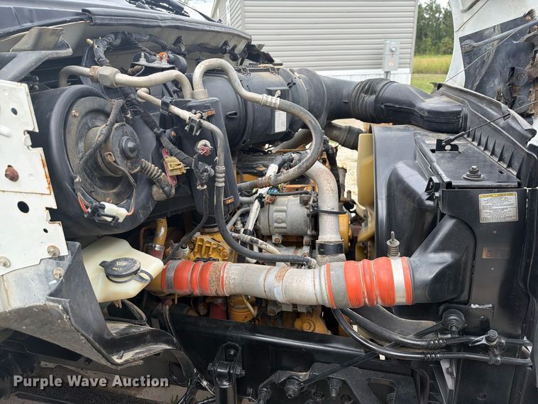 image for item DV7398 2008 Ford F650 Crew Cab utility / service truck