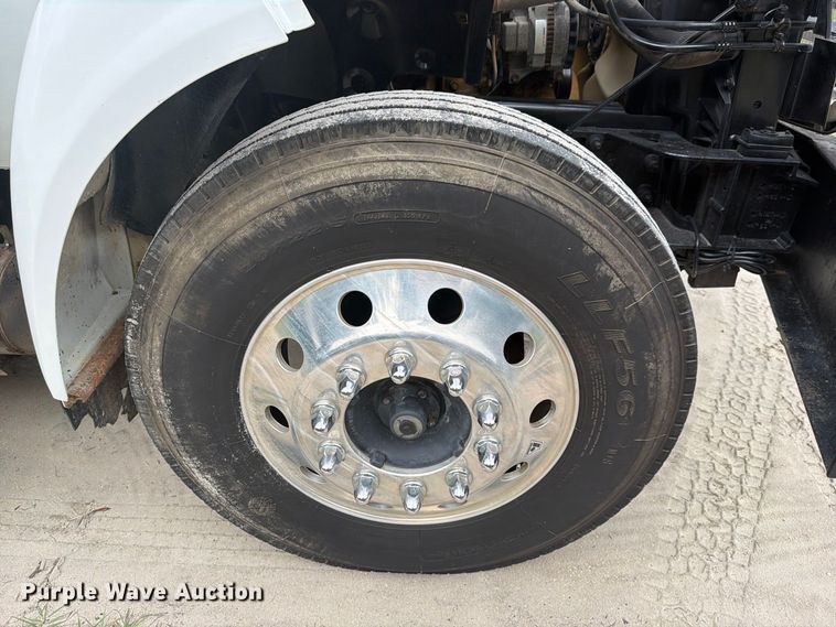 image for item DV7398 2008 Ford F650 Crew Cab utility / service truck