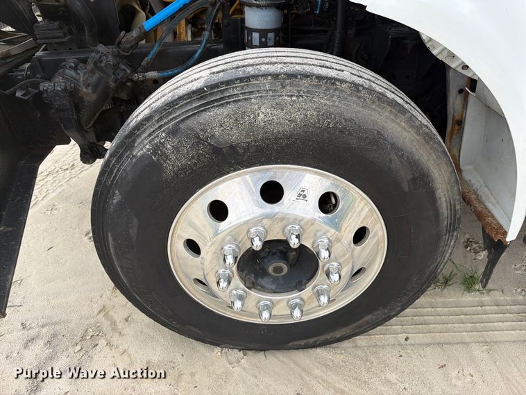 image for item DV7398 2008 Ford F650 Crew Cab utility / service truck