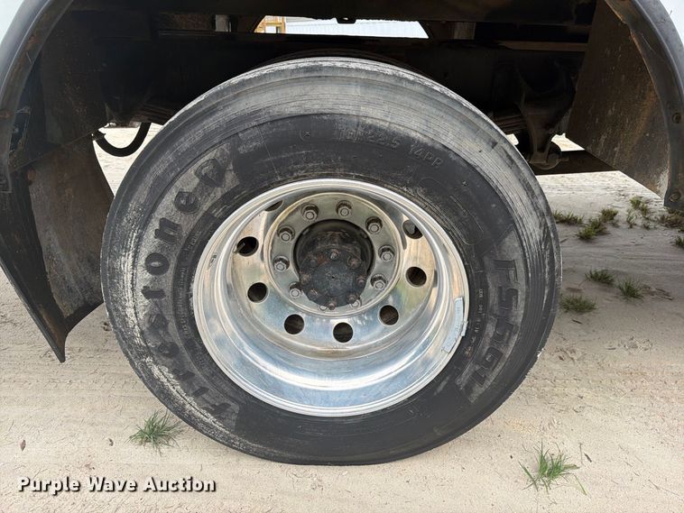 image for item DV7398 2008 Ford F650 Crew Cab utility / service truck