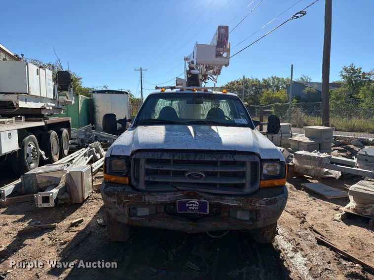 image for item DV8683 1999 Ford F450 bucket truck