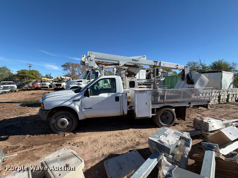 image for item DV8683 1999 Ford F450 bucket truck