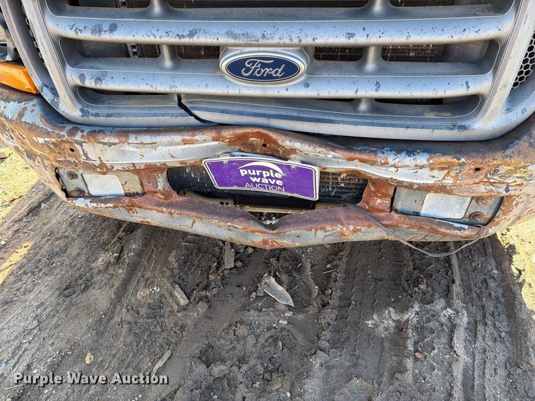 image for item DV8683 1999 Ford F450 bucket truck