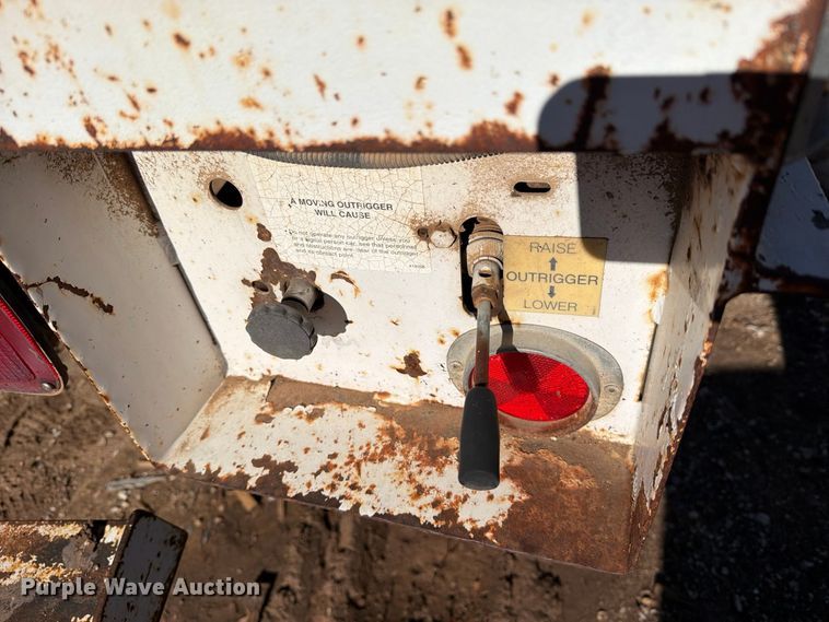 image for item DV8683 1999 Ford F450 bucket truck
