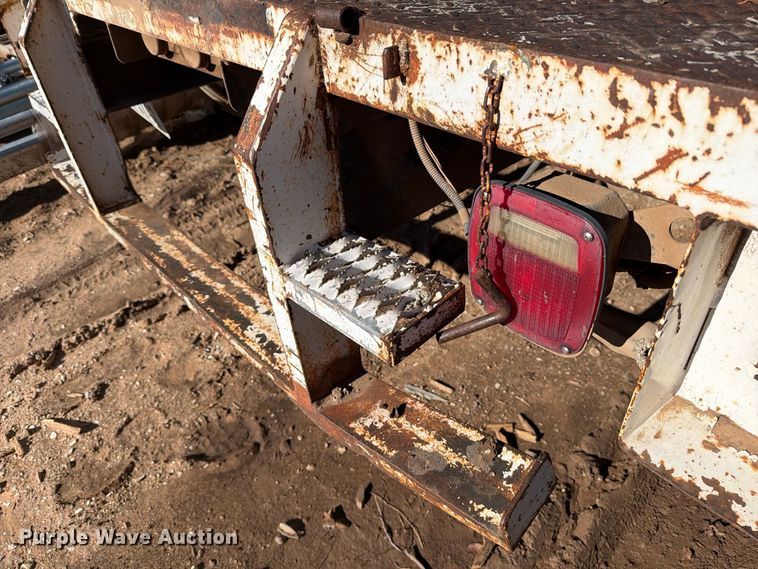 image for item DV8683 1999 Ford F450 bucket truck