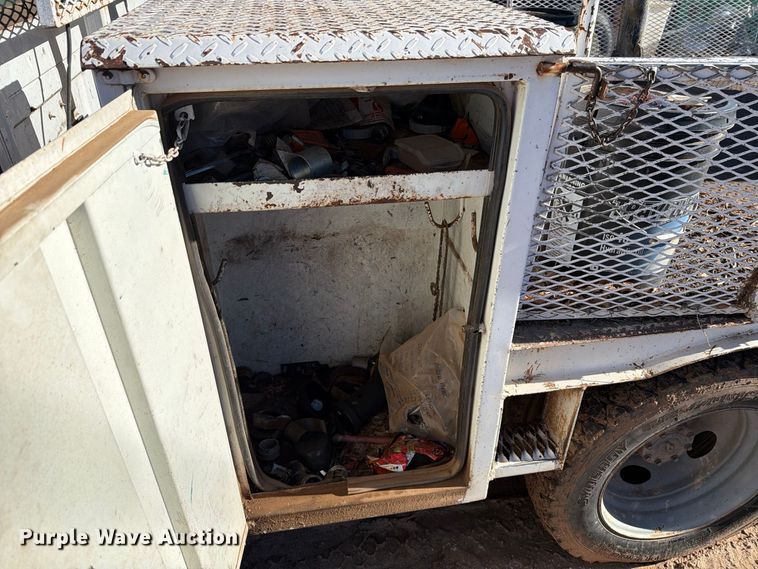 image for item DV8683 1999 Ford F450 bucket truck