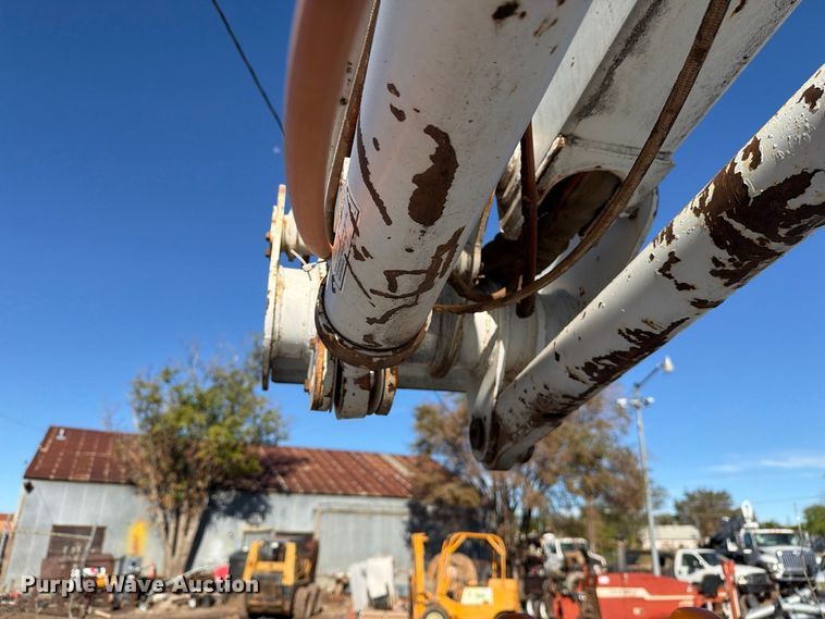 image for item DV8683 1999 Ford F450 bucket truck