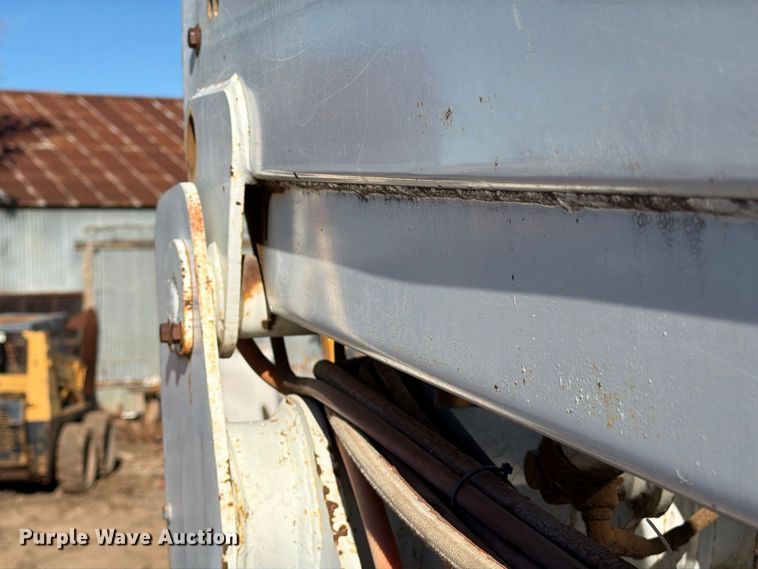 image for item DV8683 1999 Ford F450 bucket truck