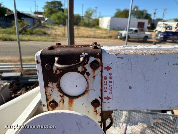 image for item DV8683 1999 Ford F450 bucket truck