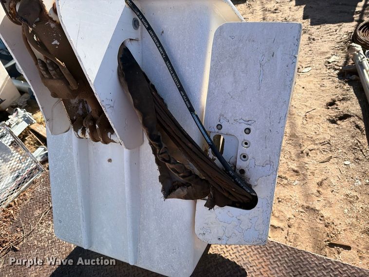 image for item DV8683 1999 Ford F450 bucket truck
