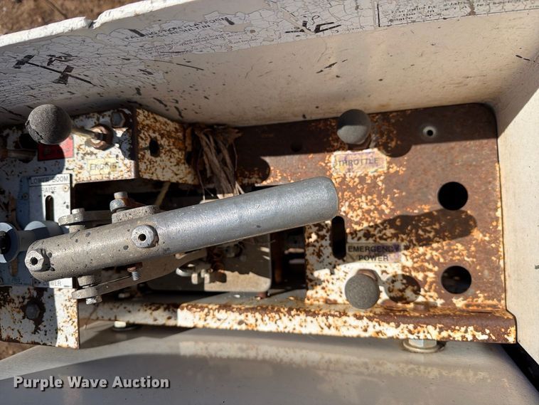 image for item DV8683 1999 Ford F450 bucket truck
