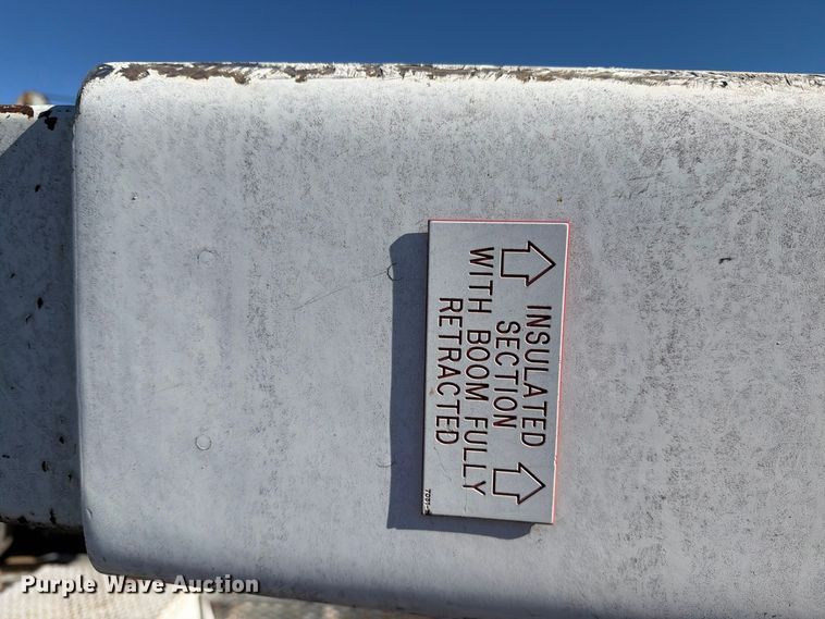 image for item DV8683 1999 Ford F450 bucket truck