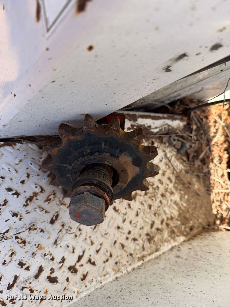 image for item DV8683 1999 Ford F450 bucket truck