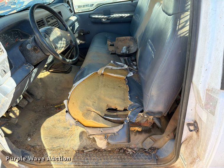 image for item DV8683 1999 Ford F450 bucket truck
