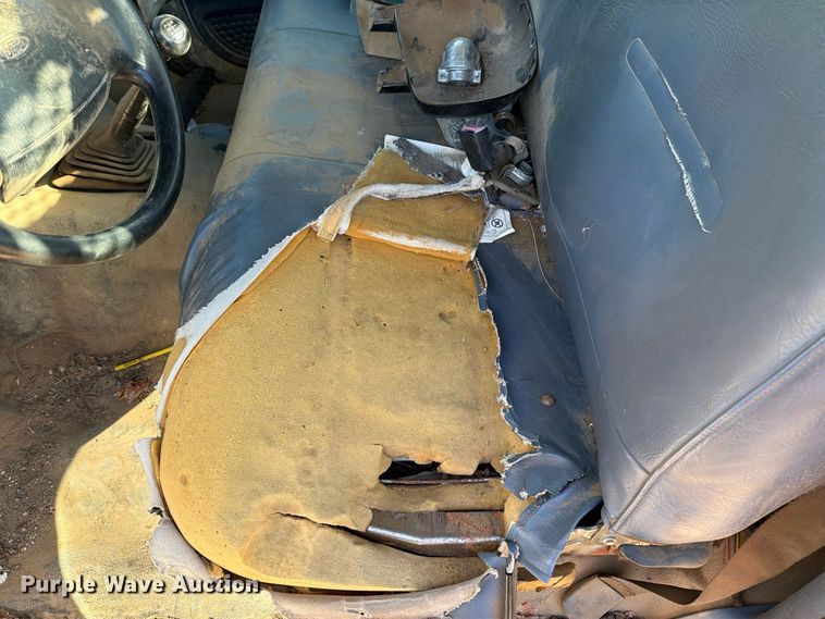 image for item DV8683 1999 Ford F450 bucket truck