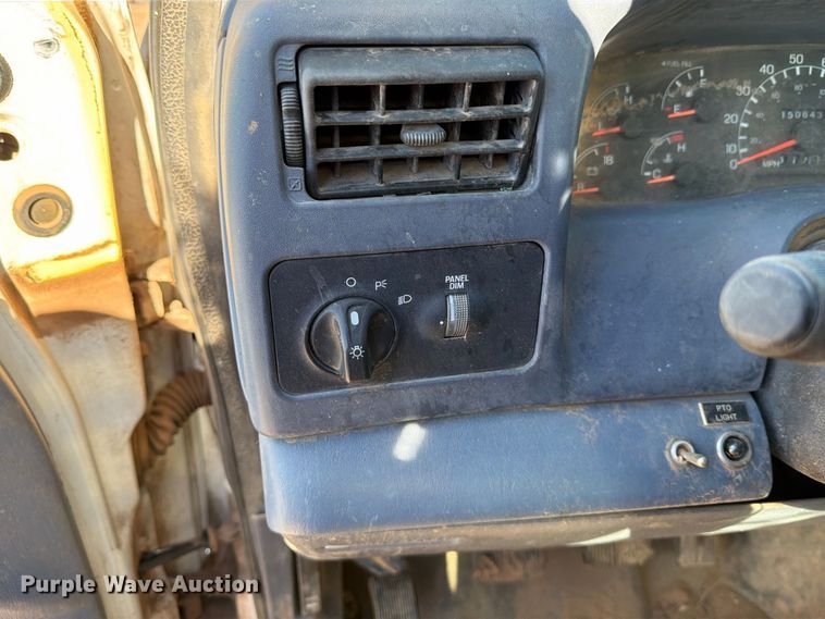 image for item DV8683 1999 Ford F450 bucket truck