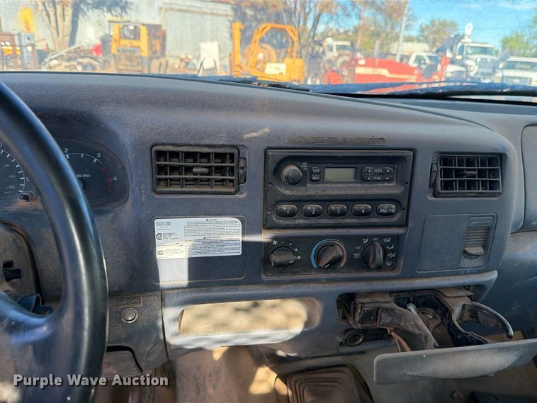 image for item DV8683 1999 Ford F450 bucket truck