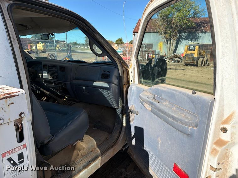 image for item DV8683 1999 Ford F450 bucket truck